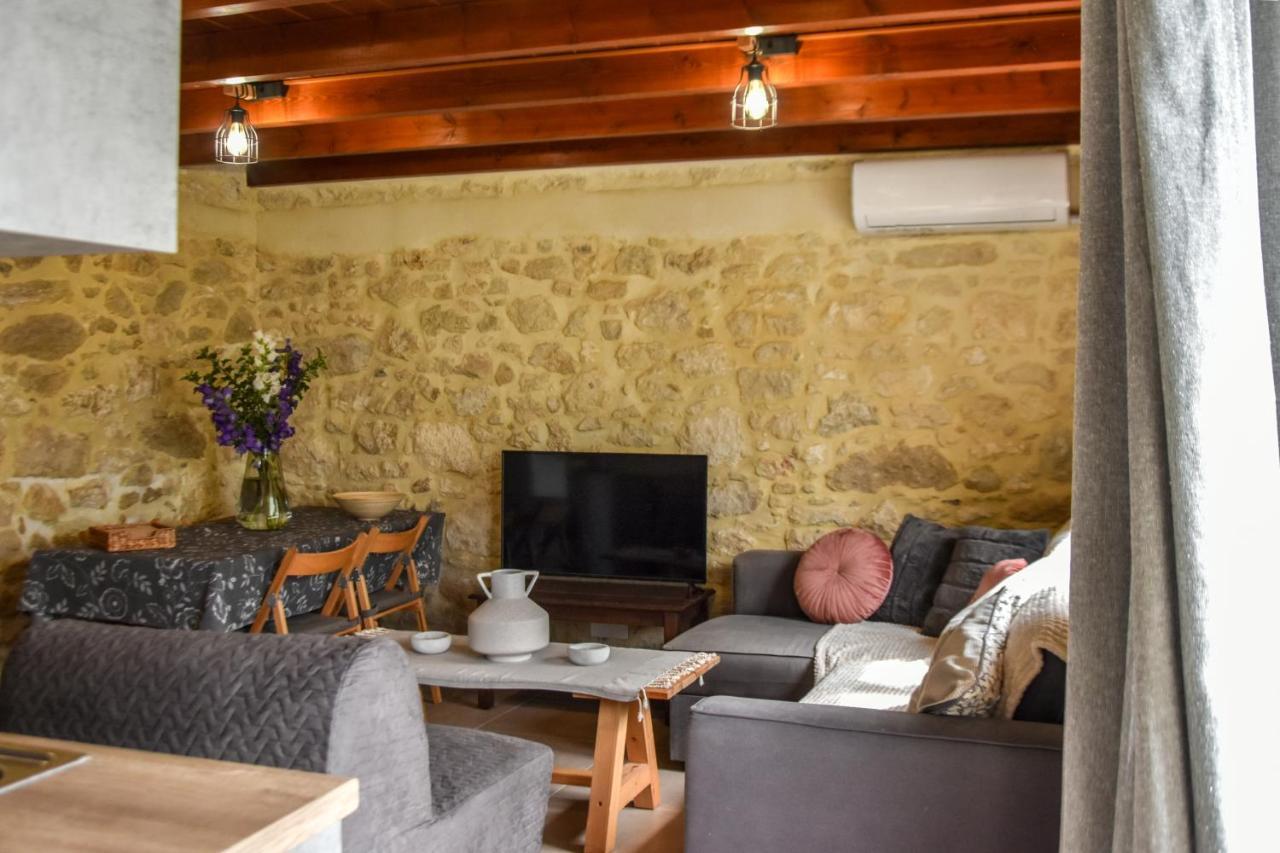 Maria's House Apartment Aitania